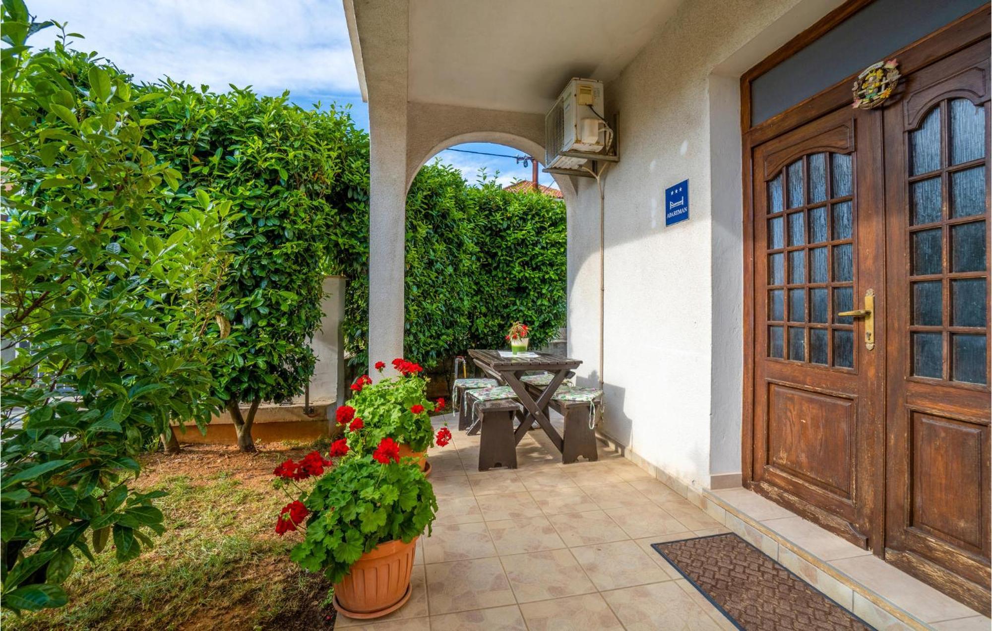 Awesome Apartment In Pula With Wifi Kültér fotó
